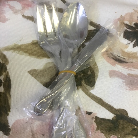 NIB- Kate spade 3 piece serving set.